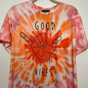 Women’s over sided tee